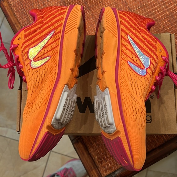 Newton Gravity 11 size 8 Orange and Pink - Picture 7 of 7